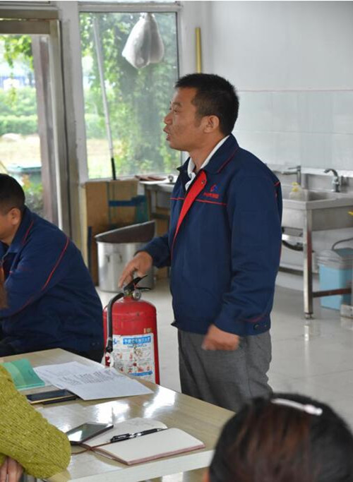 “興紀(jì)龍”高部長滅火器安全培訓(xùn)大會