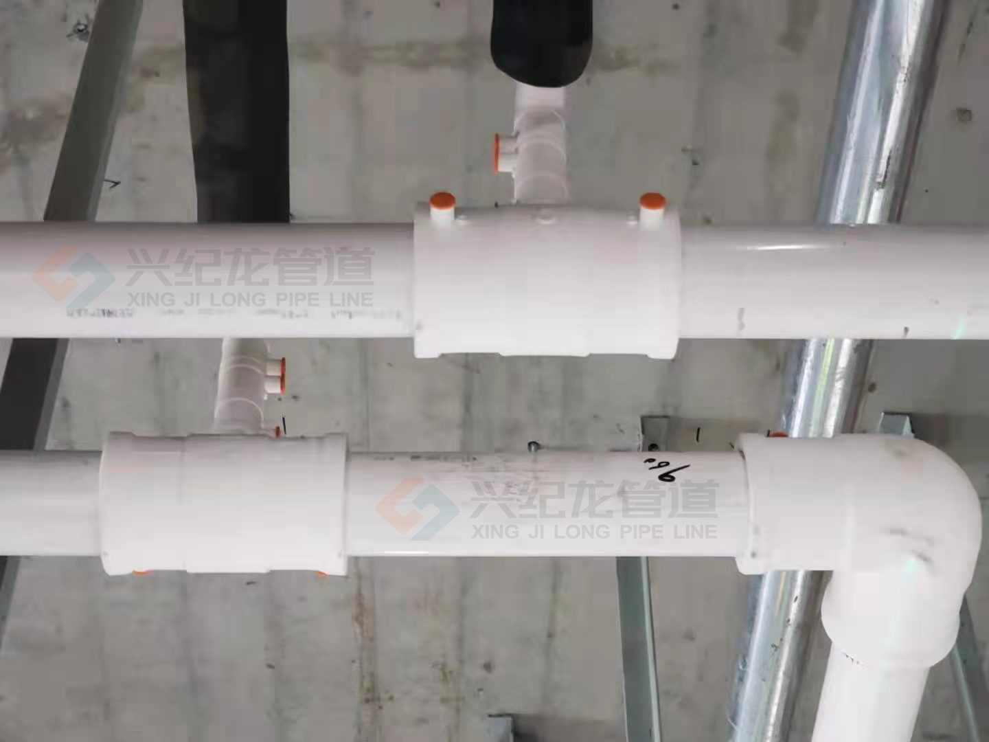 “興紀(jì)龍”鋁合金襯塑pert電熔現(xiàn)場 “興紀(jì)龍”鋁合金襯塑pert電熔現(xiàn)場